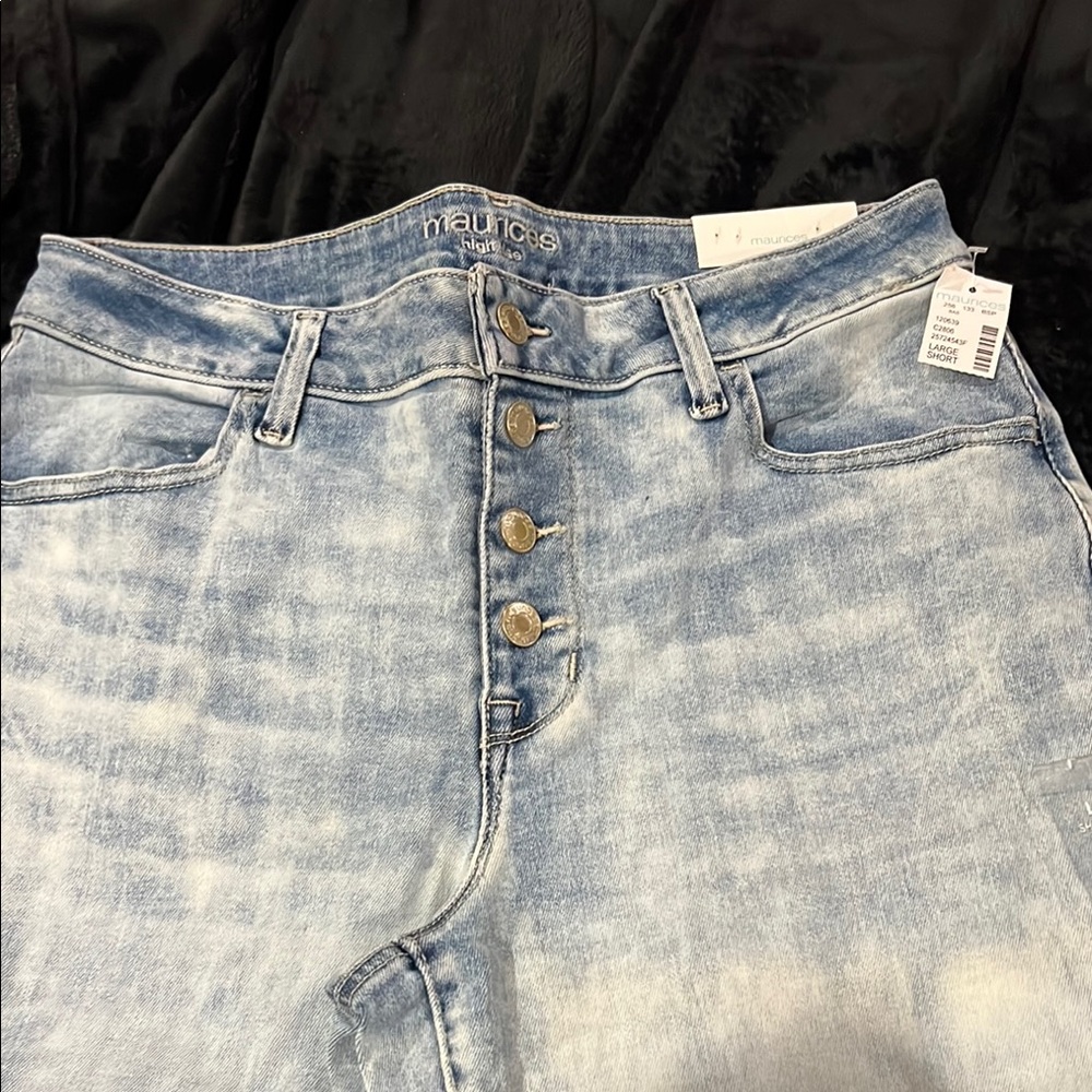 NWT Maurices Blue High Rise Jeans with Vintage-Inspired Wash